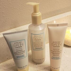 Mary Kay Satin Hands Moisturizer Set - Cream and White